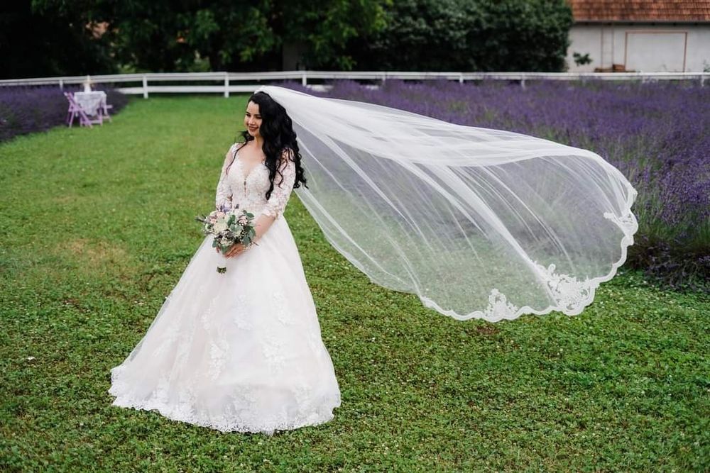 Vand rochie de mireasa