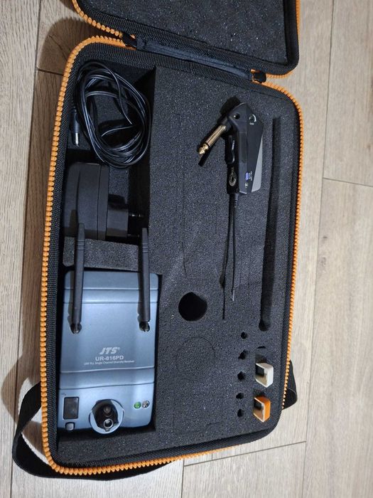 Vând sistem wireless JTS pentru instrument