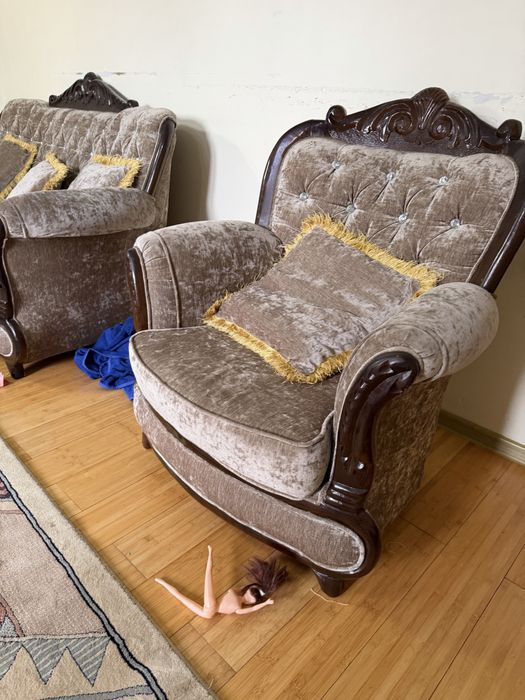 Продам диван с креслами