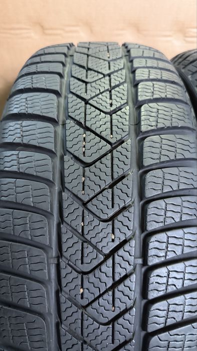 205/60/16 M+S 2 buc Pirelli SottoZero Seal Inside