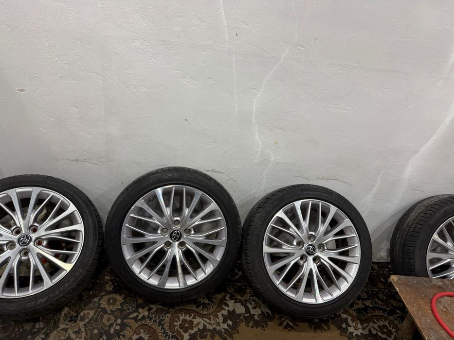 Диски с резиной.