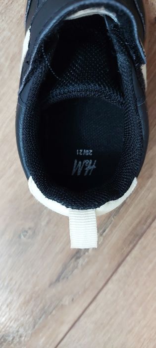 Adidasi H&M Bebe marimea 20/21