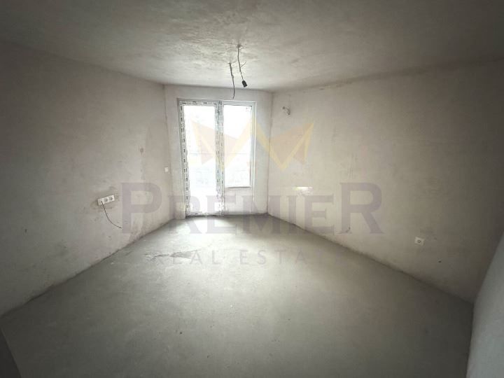 Продава се Тристаен апартамент в Бургас, Славейков - 120 кв.м за 788 €/кв.м - Снимка #9