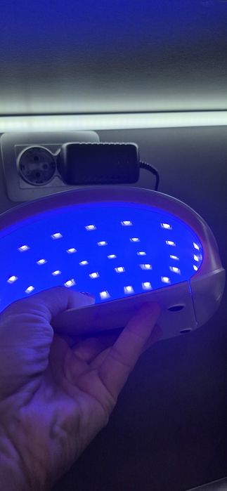 UV/LED лампа за маникюр