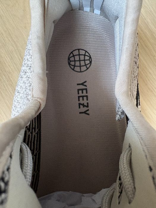 Yeezy 350 V2 Cream White