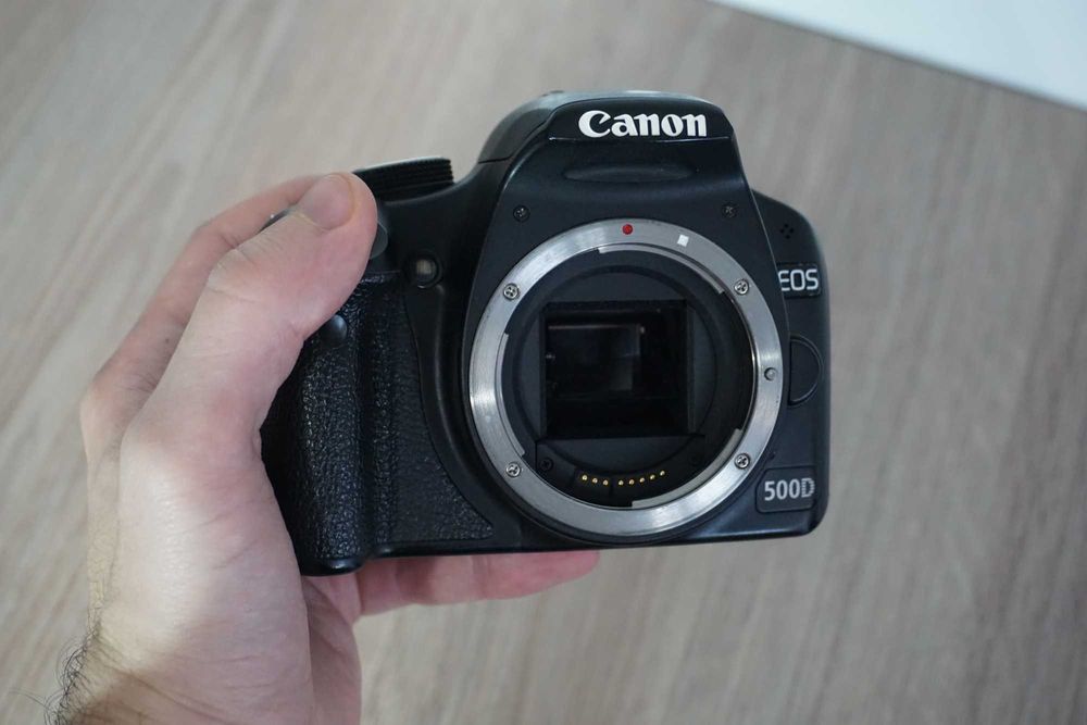 Kit Foto Canon EOS 500D + Obiectiv 18-55mm IS + Yongnuo 50mm f1.8 II