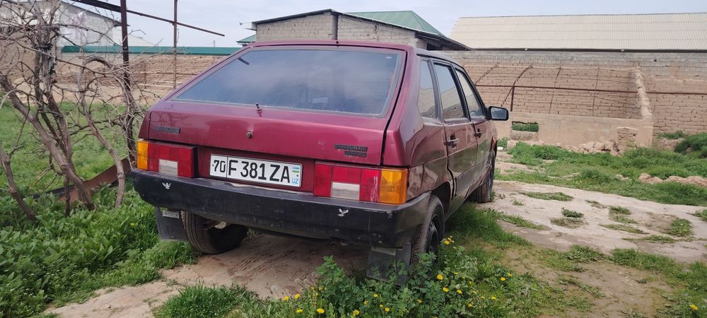 Машина 2109 сотилади