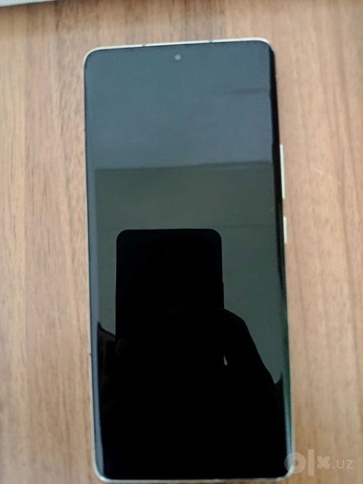 Xiaomi 13 pro (8/128) 2 Sim karta
