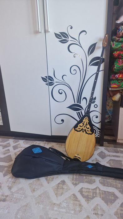 Домбыра сатылады!Продам домбыру.