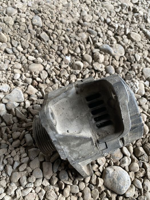 Генератор ауди а6 с4.