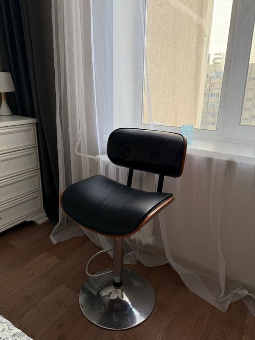 Продам барный стул