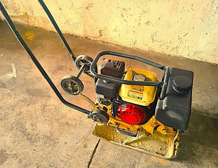 Placa compactoare vibranta profesionala Bomag BP 15/45-2