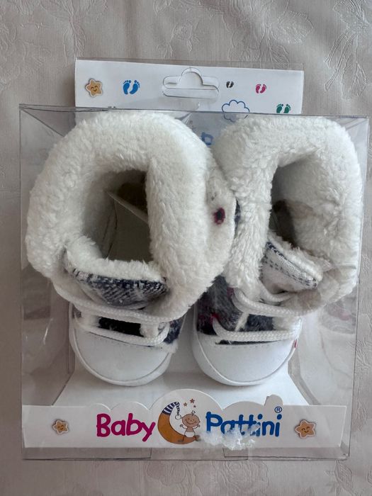 НОВИ Детски обувки кецове боти ботушки номер 19