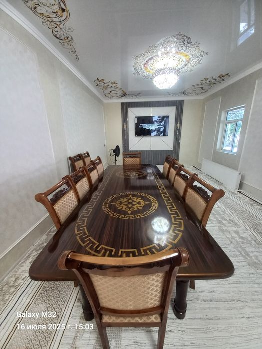 Зал учун стол стул