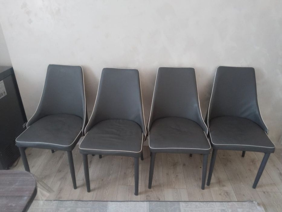 Стулья хорошие продам