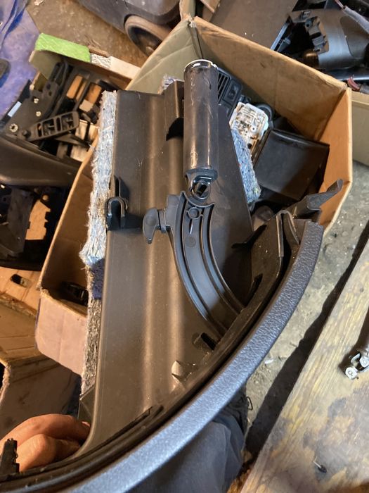 Интериор, климатроник , табло, волан и жабка за Пежо 207  2005- 2010