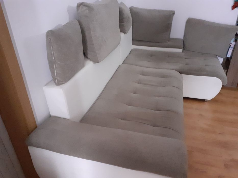 Colțar extensibil cu lada