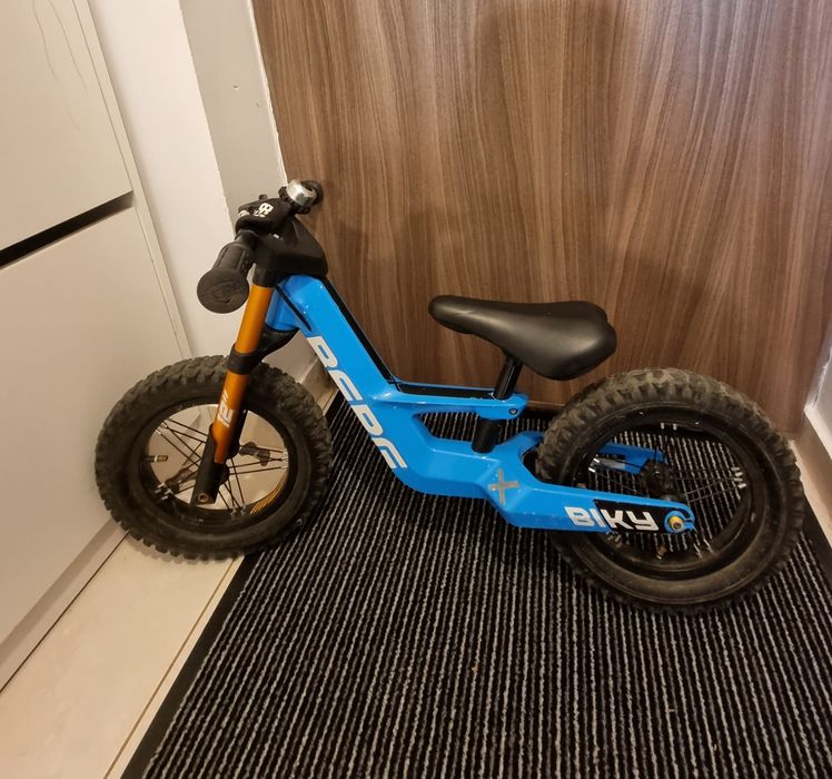 Cea mai rezistenta bicicleta echilibru