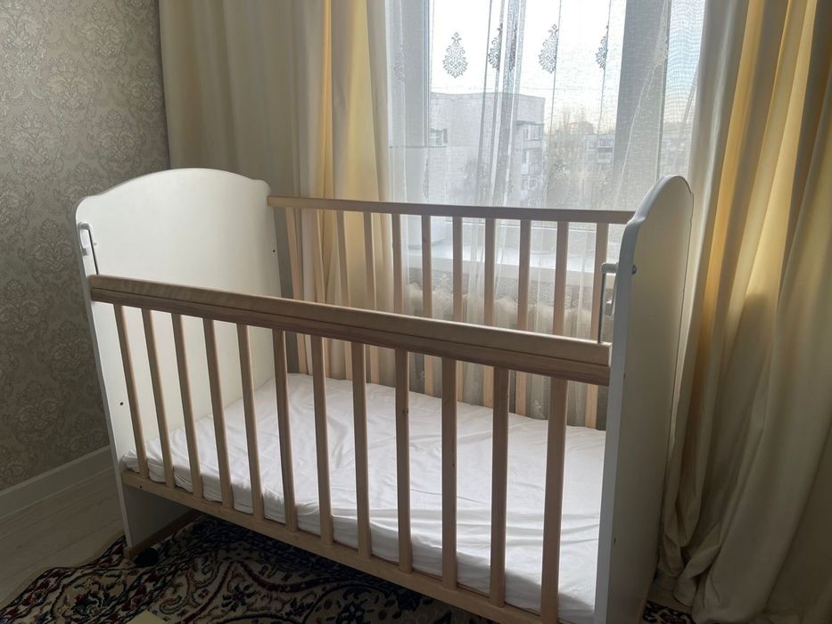 Кровать детская качаетсч