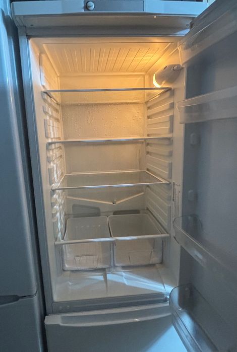Холодильник Indesit
