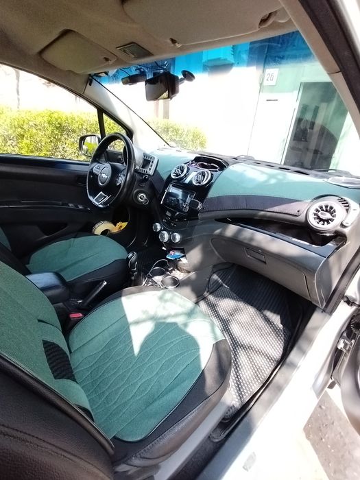 Оличный спарк 2011