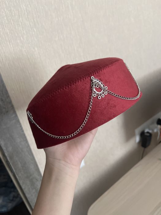 Такия для девочек и девушек.