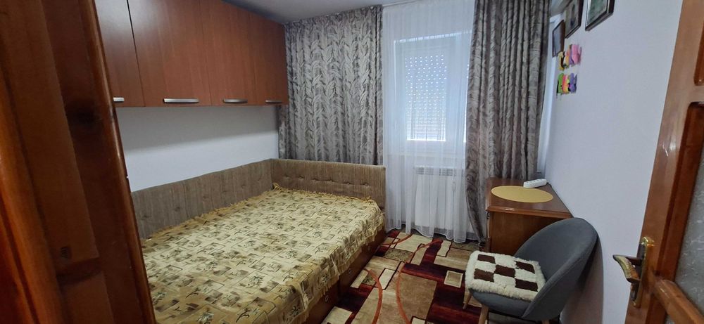 Vand Apartament 3 camere
