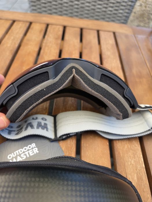 OutdoorMaster OTG ски/сноуборд очила – Нови, огледална леща + твърд калъф