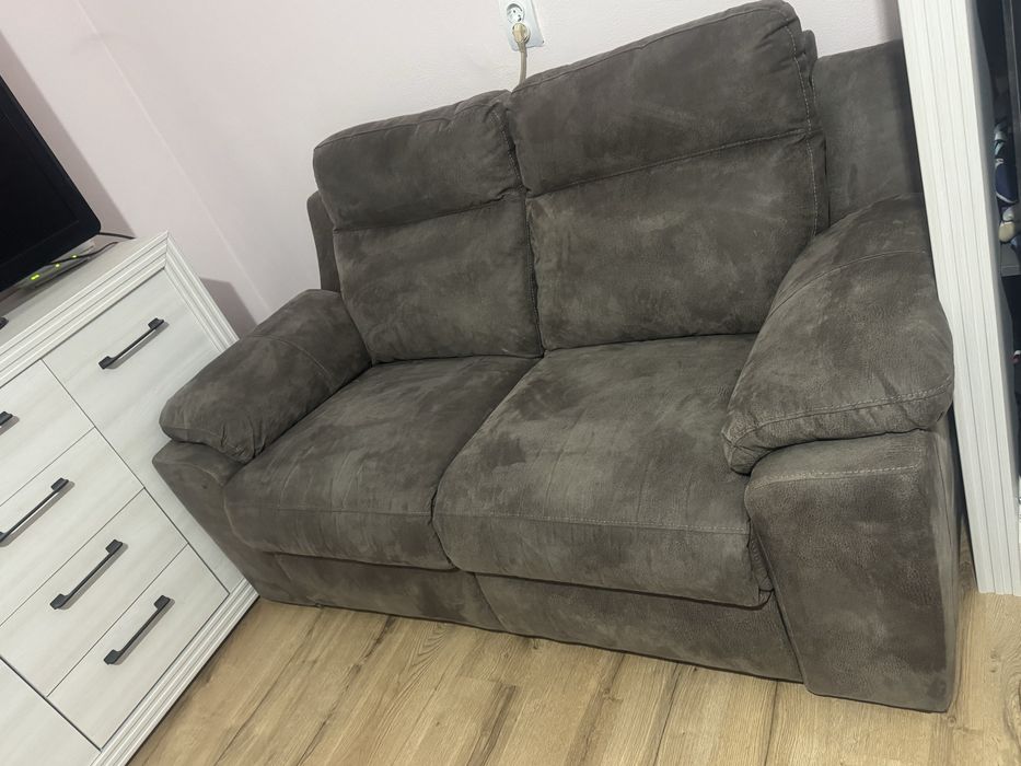 Canapea nouă din Piele 1,75 lungime 95 cm lătime 850lei Ofer tr Gratui