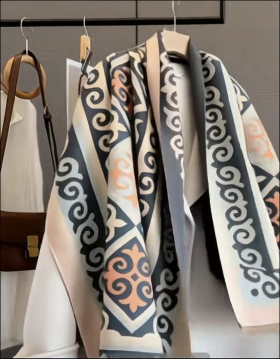 Шарф с орнаментам