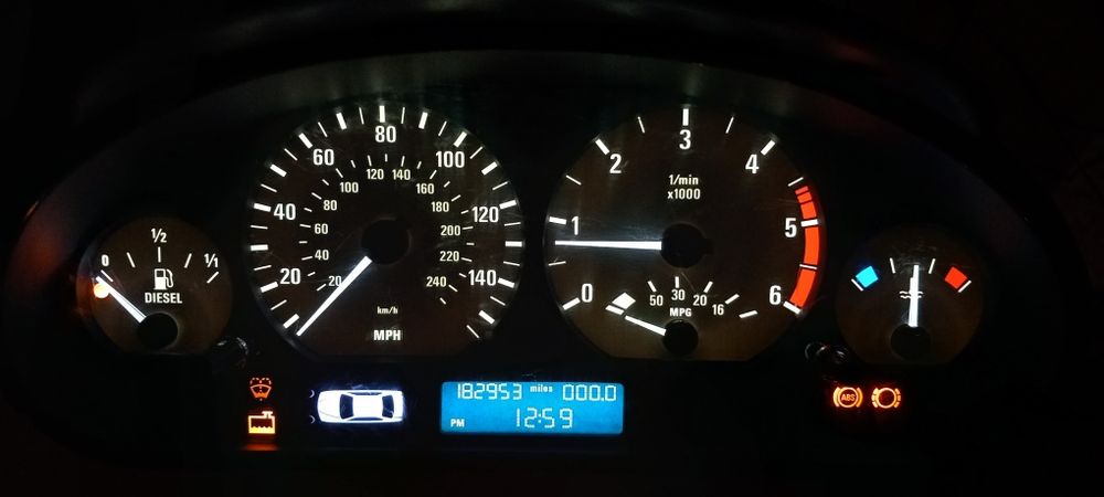 Смяна на подсветка, М преработка километраж БМВ Е90 Е91 Е92 Е93 Е60