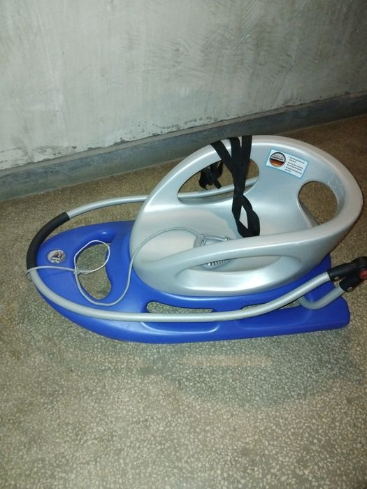 Шейна с кош за дете