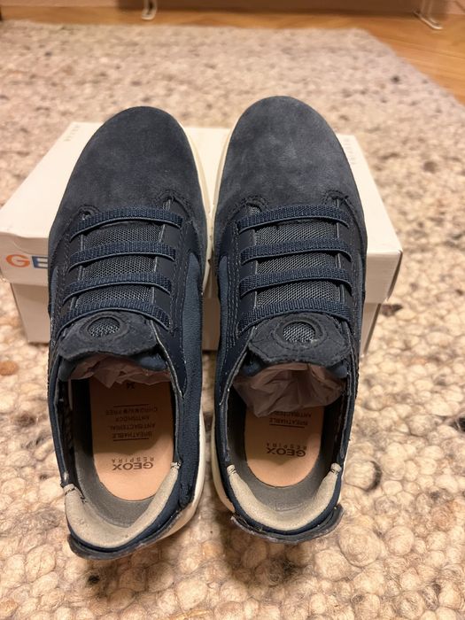 Чисто нови обувки за момче 34 номер на Geox
