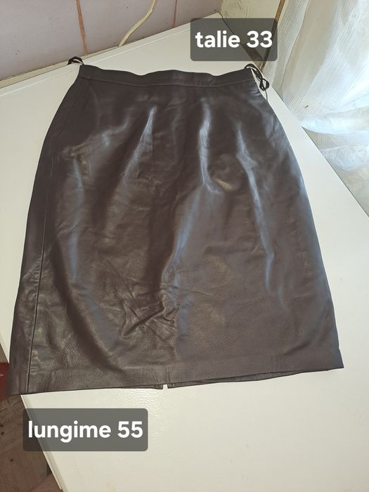 Vând fuste din piele naturală