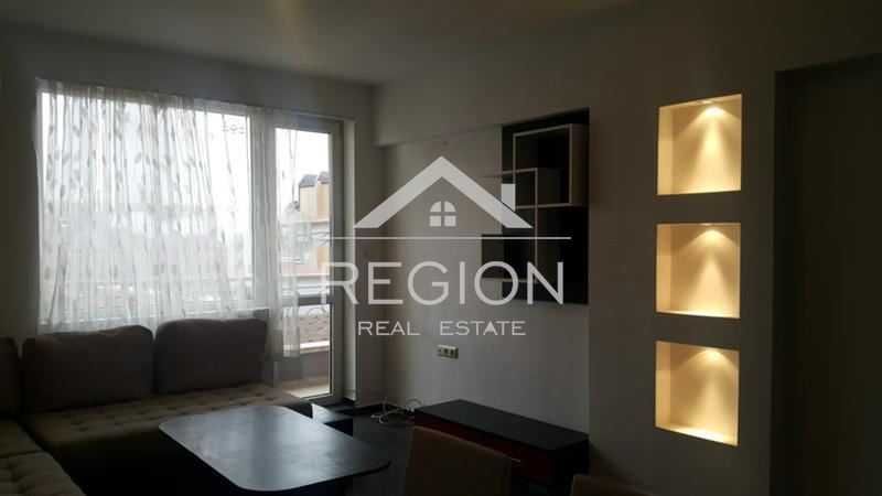 Тристаен НОВ обзаведен апартамент-Колхозен пазар