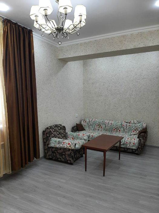 Сдаётся светлая уютная квартира на долгий срок.