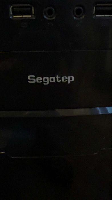 Calculator segotep and 5 black +(casti si mouse incluse )