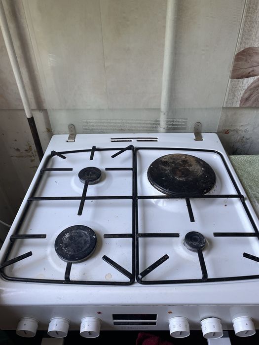 Продаю газоваю плиту