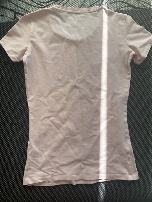 Розова тениска Guess