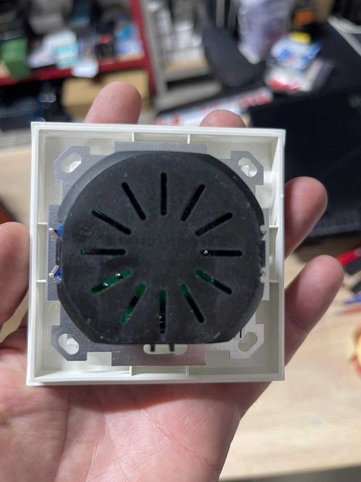 Dimmer REV pentru lămpi LED și becuri cu incandescență - 230 V c.a., LED 3-100 W, incandescente 20-300 W, sarcină transformator 20-300 VA