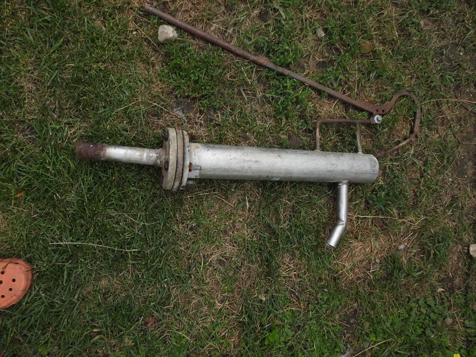 Pompa manuală din inox pentru scos apă din puț – fără curent!
