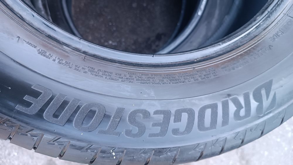 225/65/17 Bridgestone Дот 3023