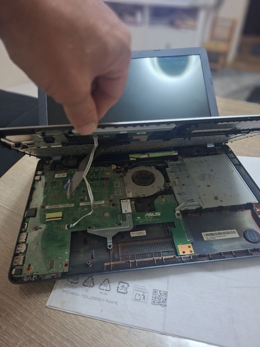 Лаптоп Asus за части