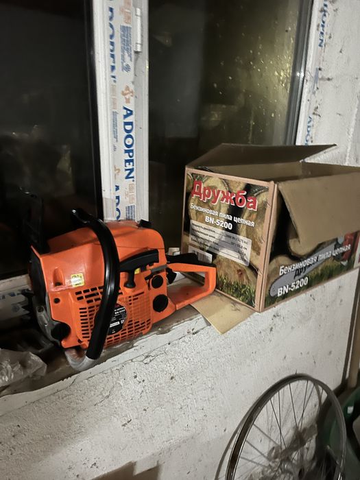 Бензопила в хорошем состояний