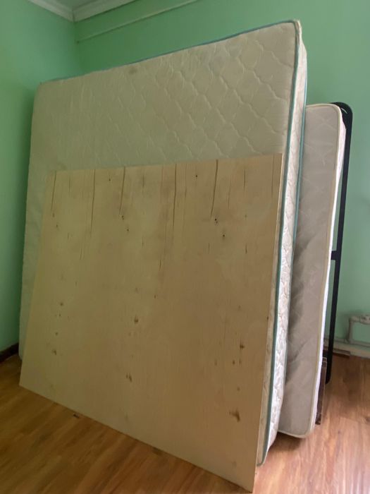 Спальный кровать