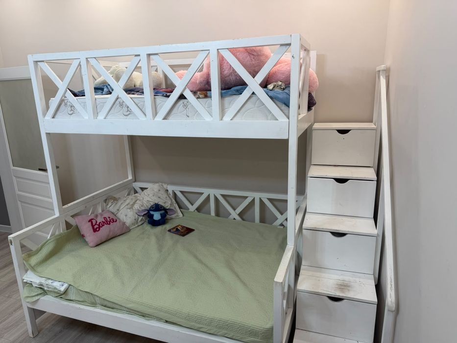 Продам 2х ярусную кровать