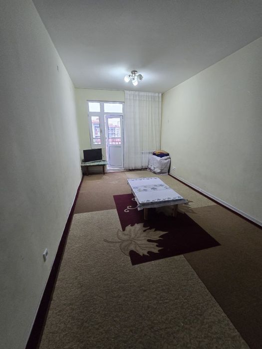 2 xonali kv sotiladi 2/7/7