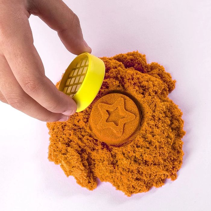 Комплект с кинетичен пясък Spin Master Kinetic Sand Сладкиши. Несъхнещ