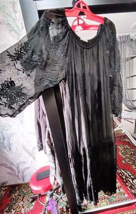 Продаеться платья не дорого