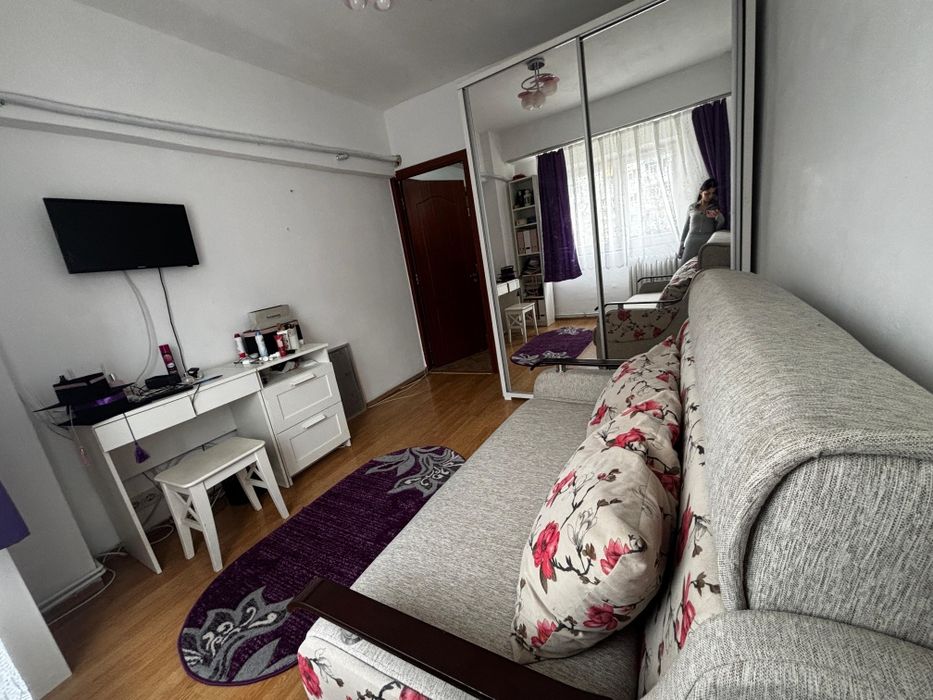 De vânzare apartament 4 camere